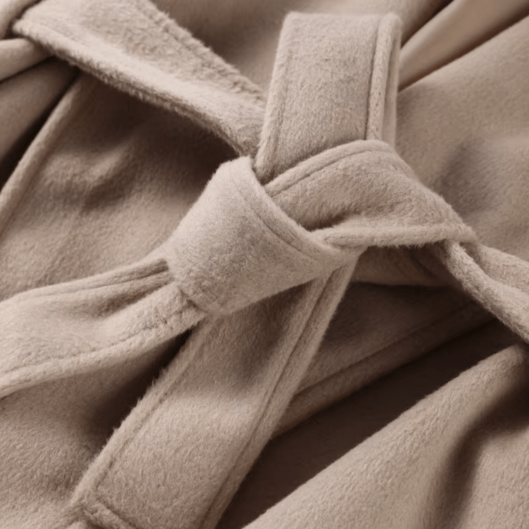 "Éloise" Faux Fur Wrap - Damenmantel - The Femme Club