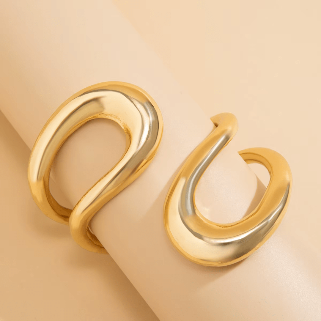 Golden Curve Bracelet „Valentina“ - Luxus - Statement - Armband - The Femme Club