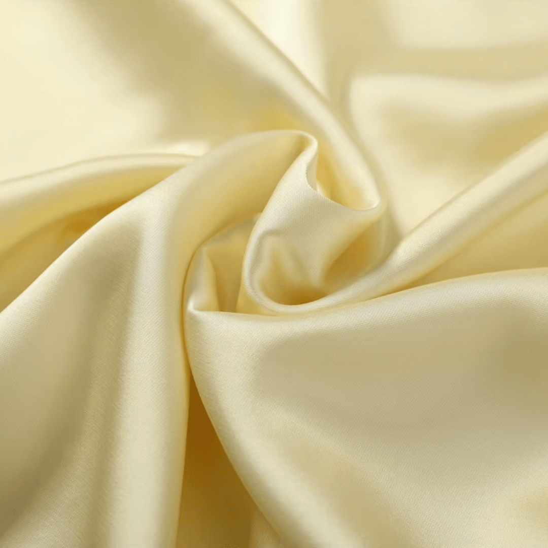 "Satin Soleil" Spitzenkleid - Satin Maxikleid - The Femme Club