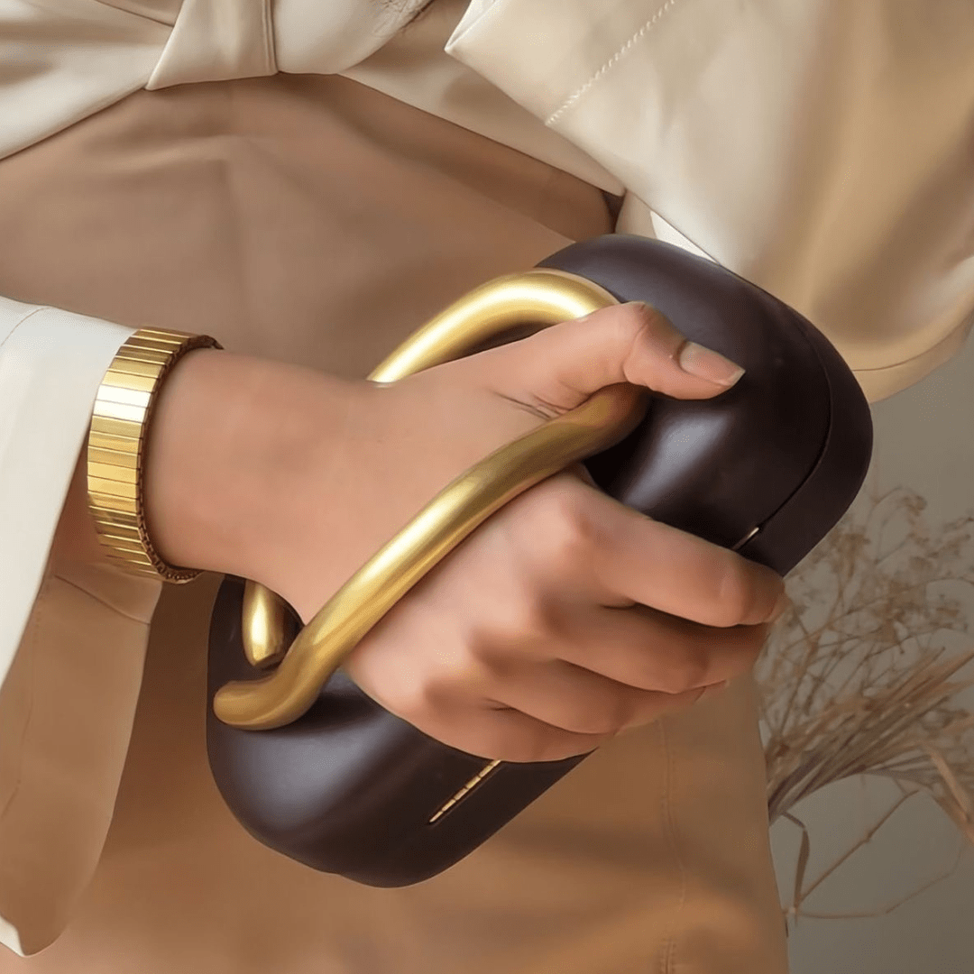 Sculpted Luxe Clutch "Amara" - Luxuriöse Clutch - The Femme Club