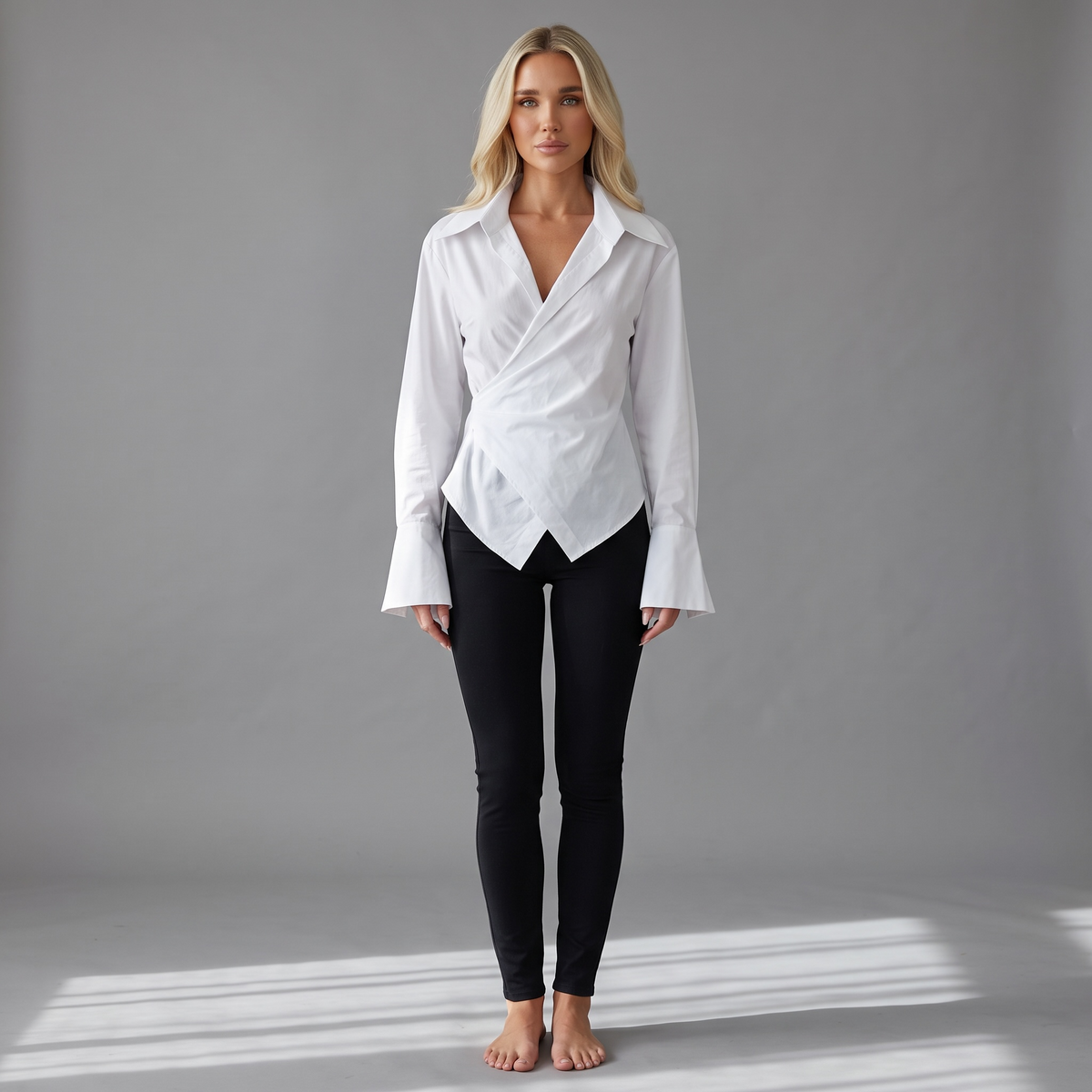Taillierte Wickelbluse mit Reverskragen