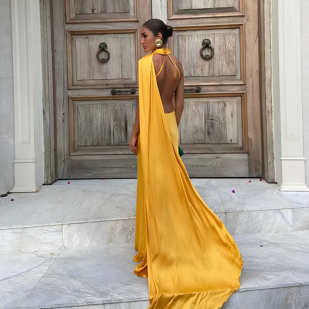 "Verde Élégance" – Satin-Maxikleid mit Cape-Detail