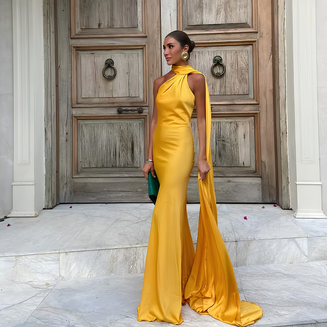 "Verde Élégance" – Satin-Maxikleid mit Cape-Detail
