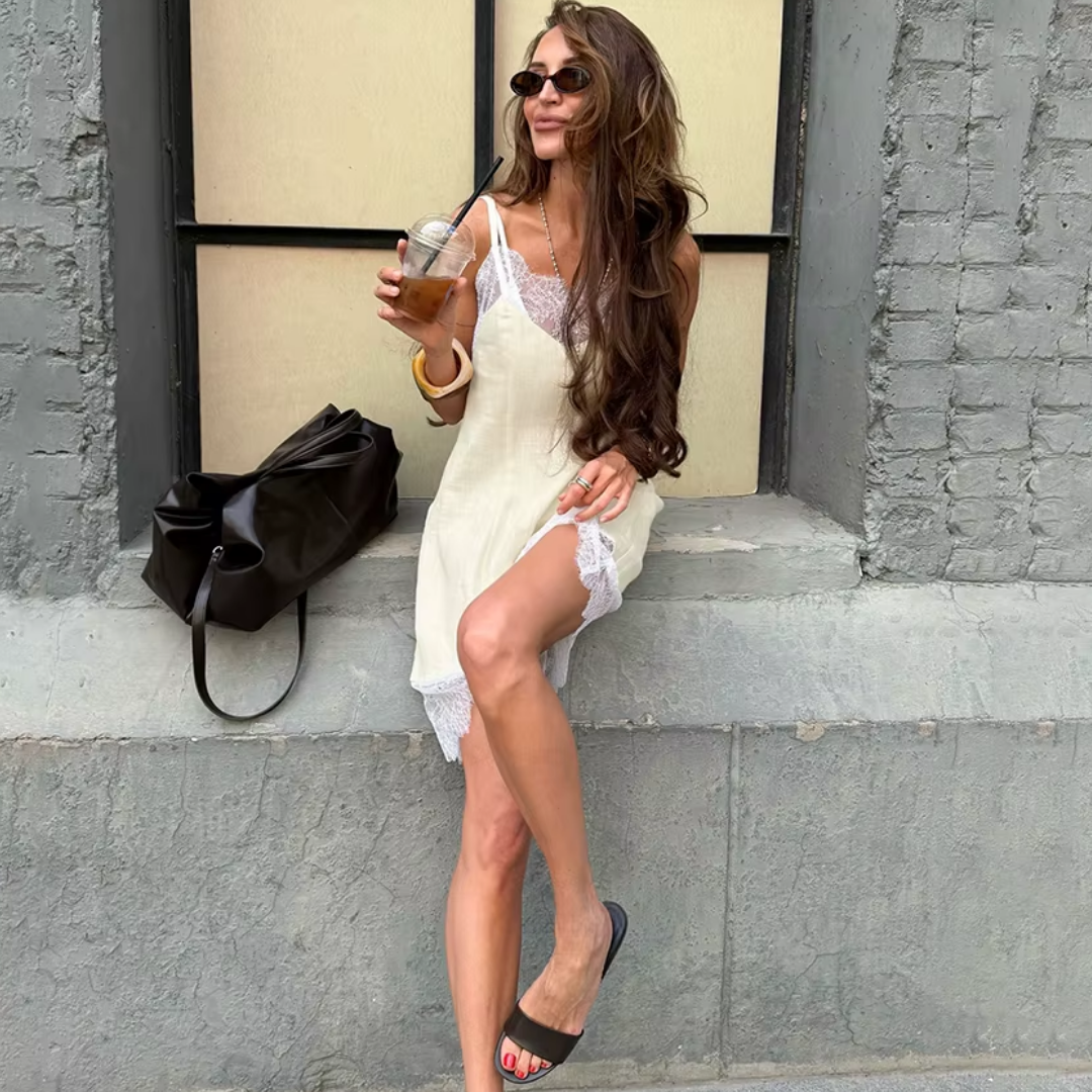 "Melodie" – Slip Dress mit floraler Spitze