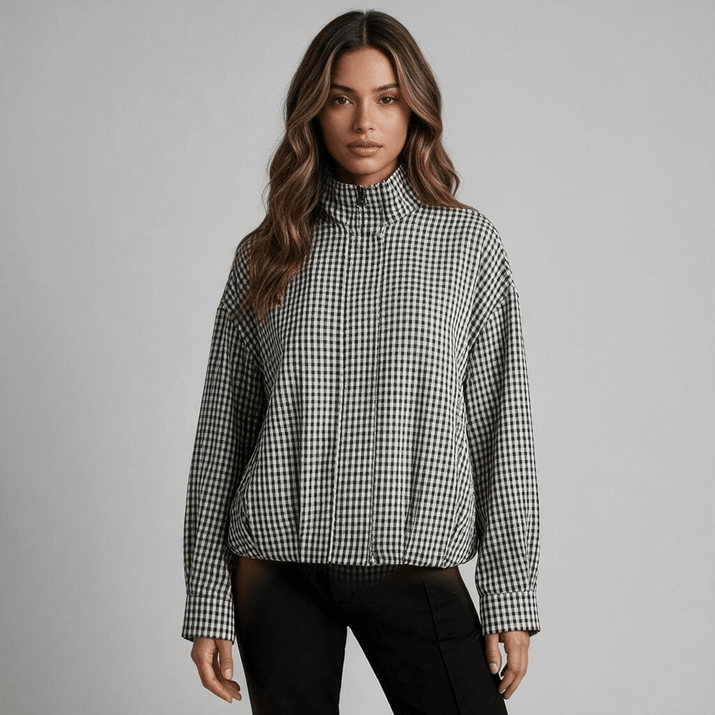 „Check Muse“ – Kariertes Oversize-Oberteil mit Stehkragen - Damenjacke - The Femme Club