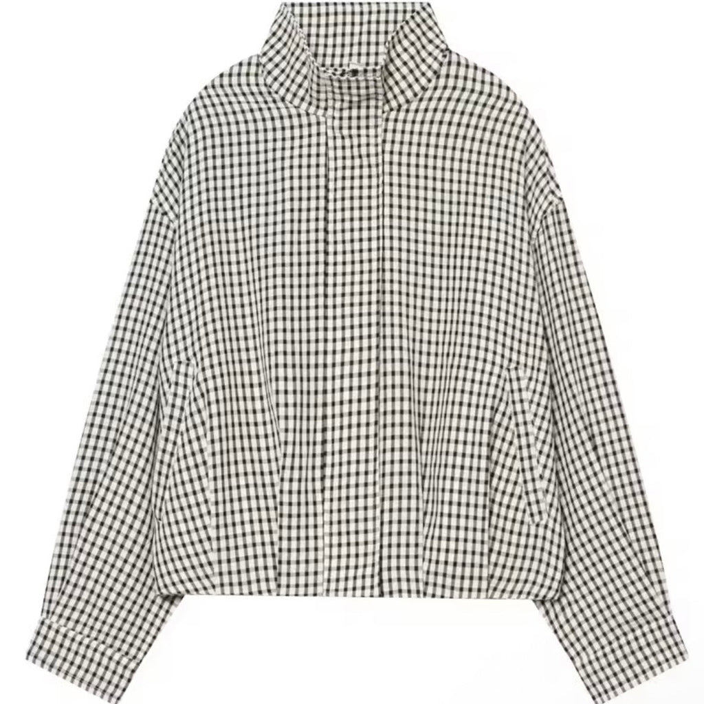 „Check Muse“ – Kariertes Oversize-Oberteil mit Stehkragen - Damenjacke - The Femme Club