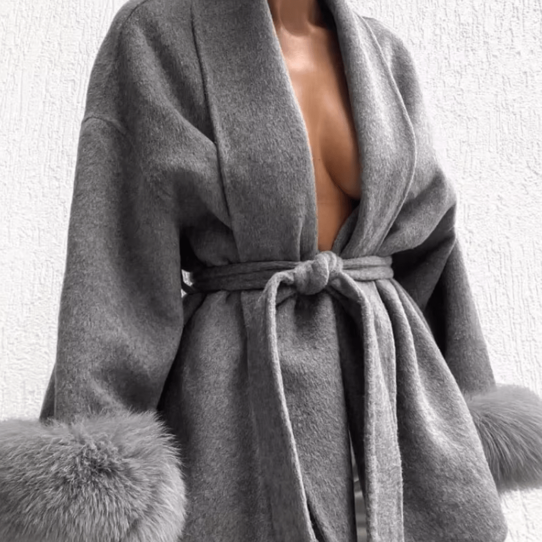 "Éloise" Faux Fur Wrap - Damenmantel - The Femme Club