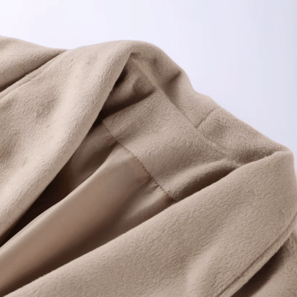 "Éloise" Faux Fur Wrap - Damenmantel - The Femme Club