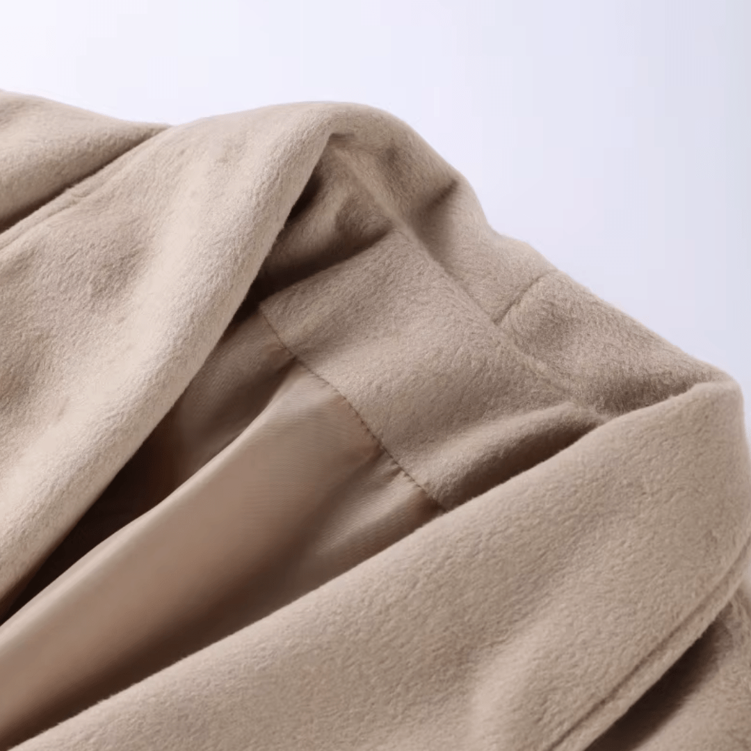 "Éloise" Faux Fur Wrap - Damenmantel - The Femme Club