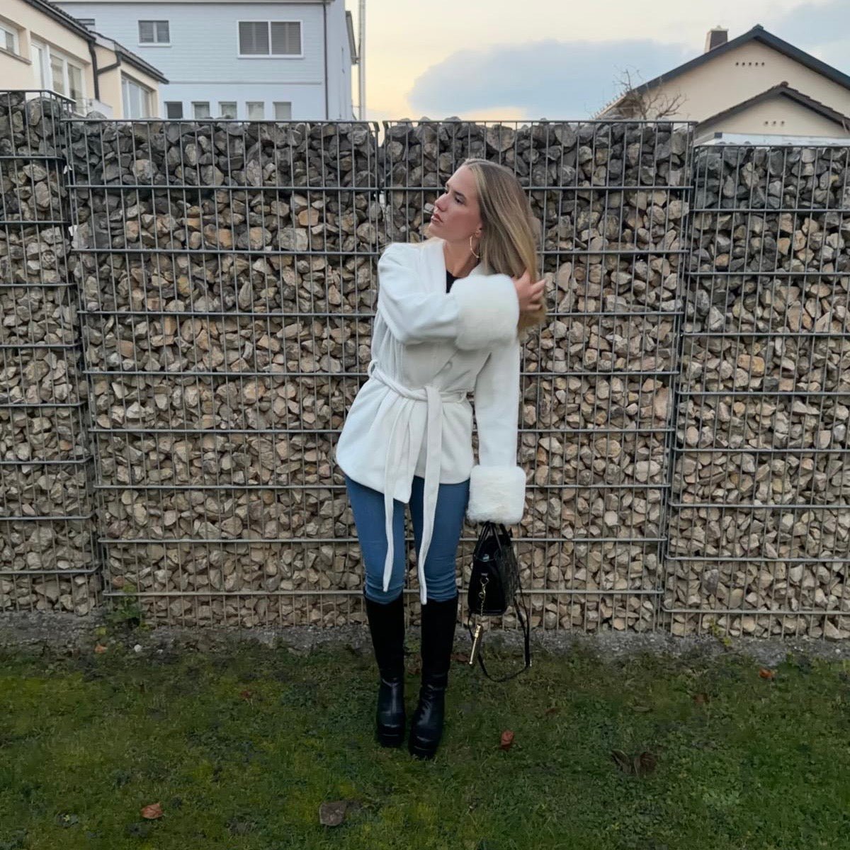 "Éloise" Faux Fur Wrap - Damenmantel - The Femme Club