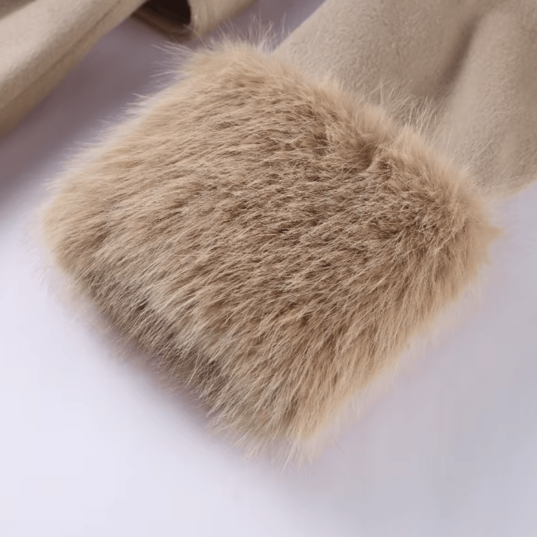 "Éloise" Faux Fur Wrap - Damenmantel - The Femme Club