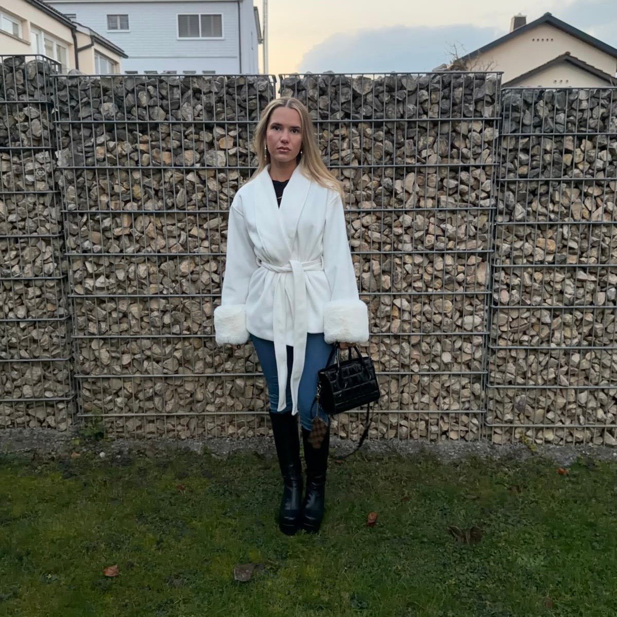 "Éloise" Faux Fur Wrap - Damenmantel - The Femme Club