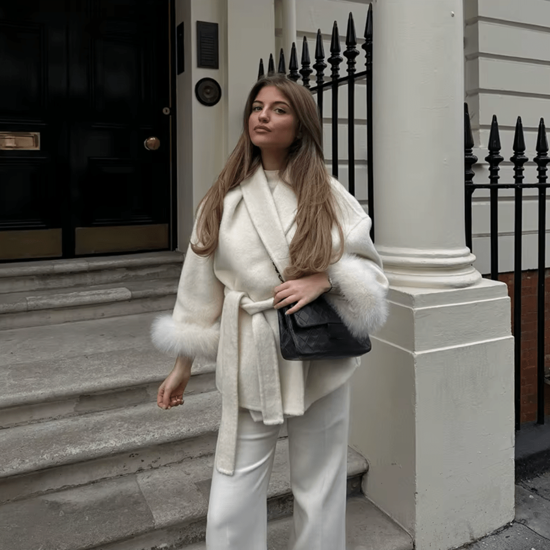 "Éloise" Faux Fur Wrap - Damenmantel - The Femme Club