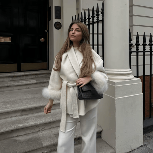 "Éloise" Faux Fur Wrap - Damenmantel - The Femme Club
