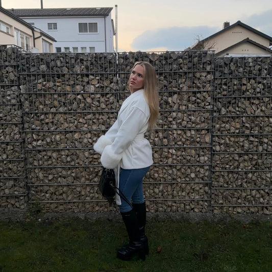 "Éloise" Faux Fur Wrap - Damenmantel - The Femme Club