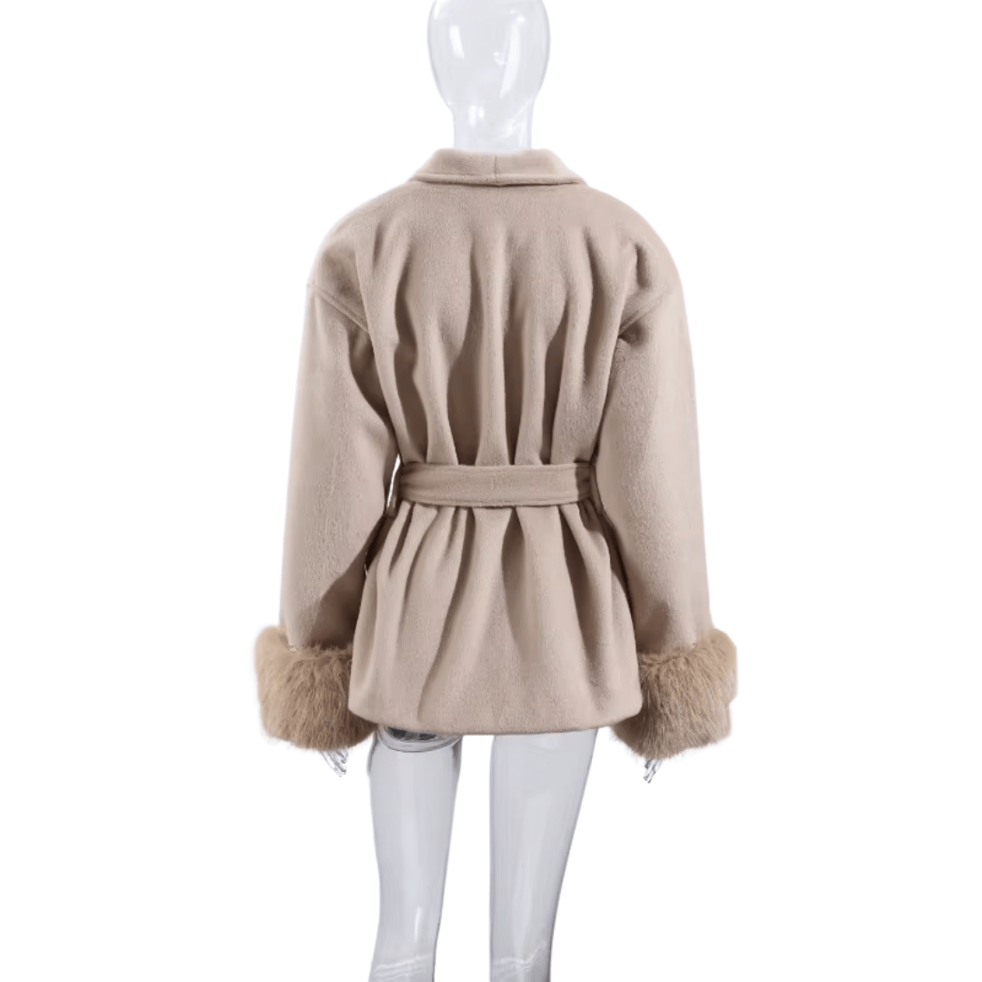 "Éloise" Faux Fur Wrap - Damenmantel - The Femme Club