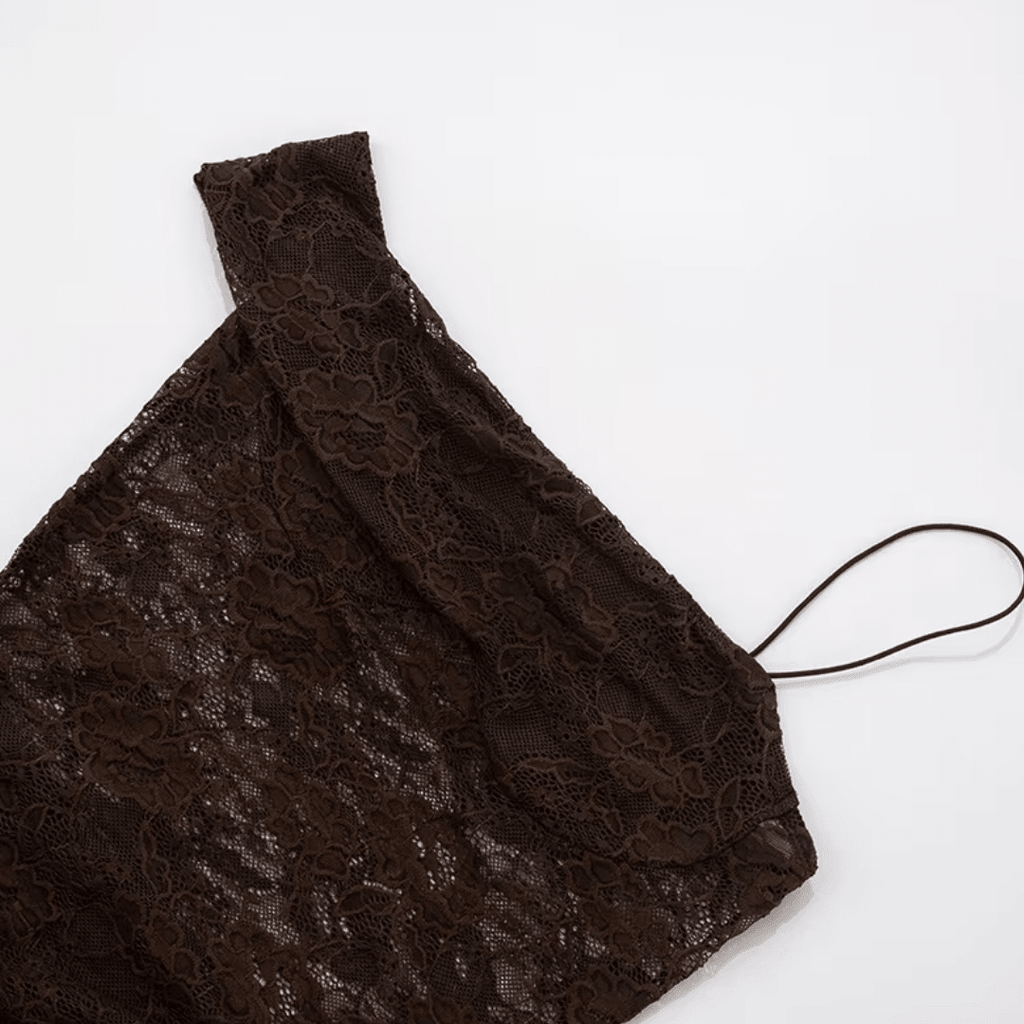 "Femme Luxe" – Braunes Spitzen-Maxikleid - Maxikleid - The Femme Club