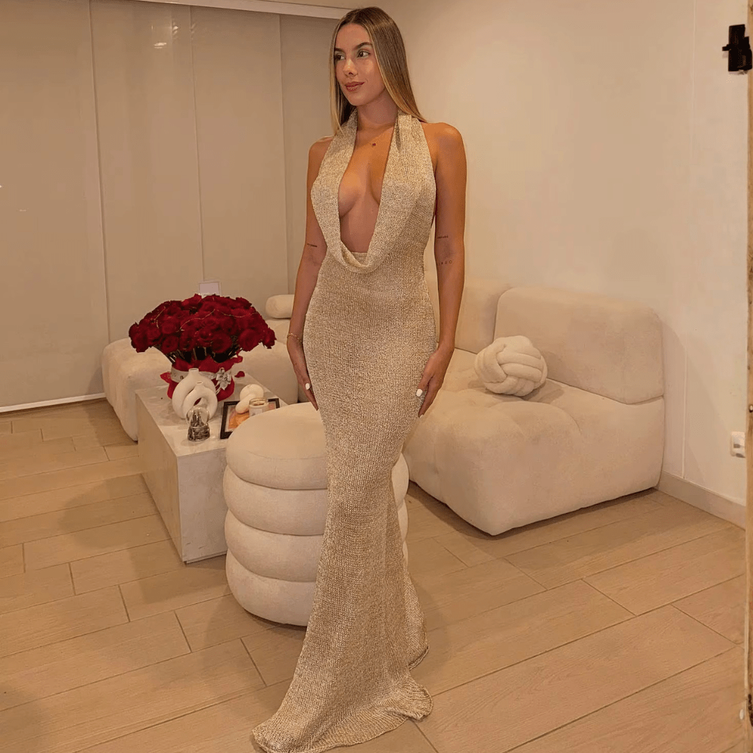 "Golden Mirage" Maxi Dress - Luxuriöses Halterneck-Maxikleid - The Femme Club