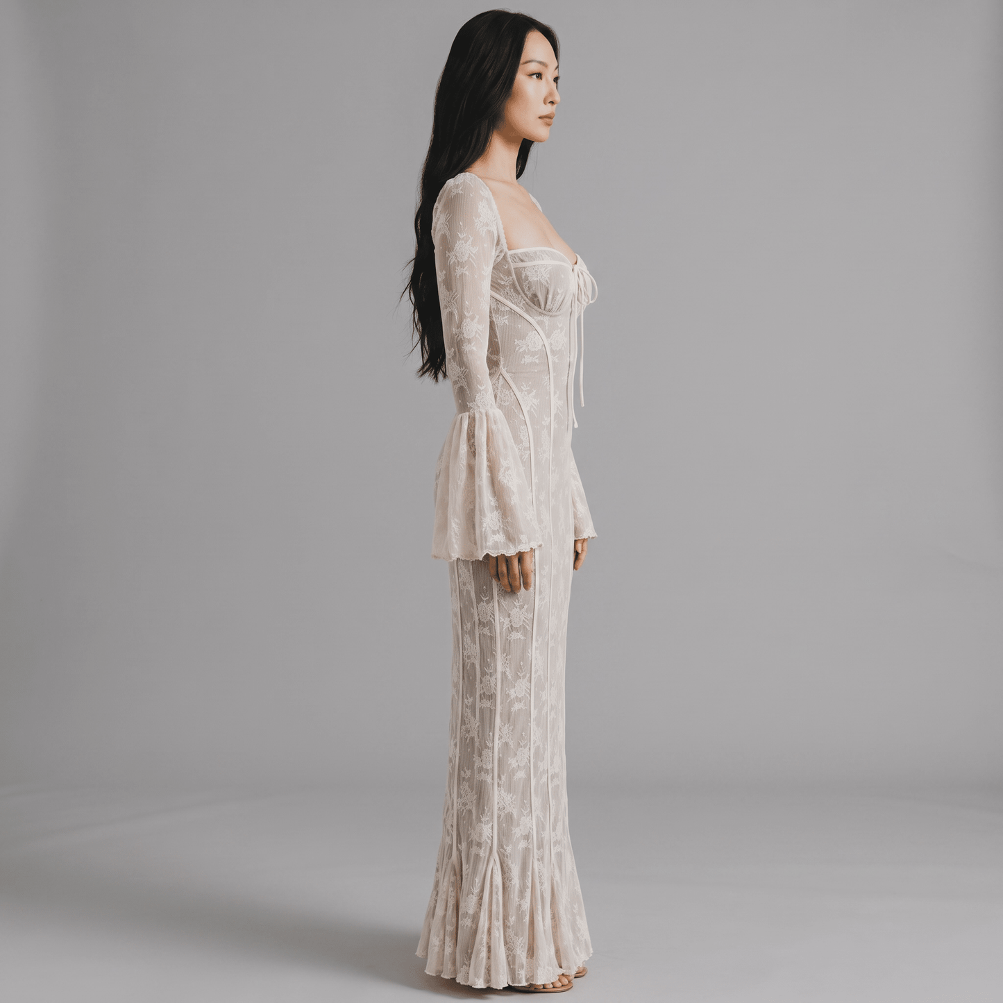 Gown "Nolira" - Spitzenkleid - The Femme Club