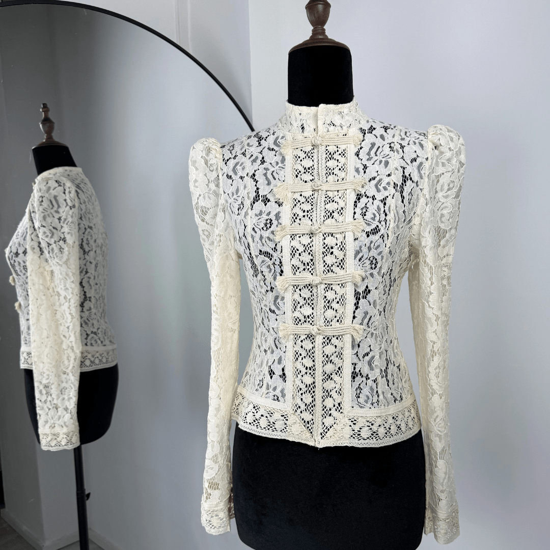 "Nocturnal Bloom" Lace Top - Spitzenbluse - The Femme Club