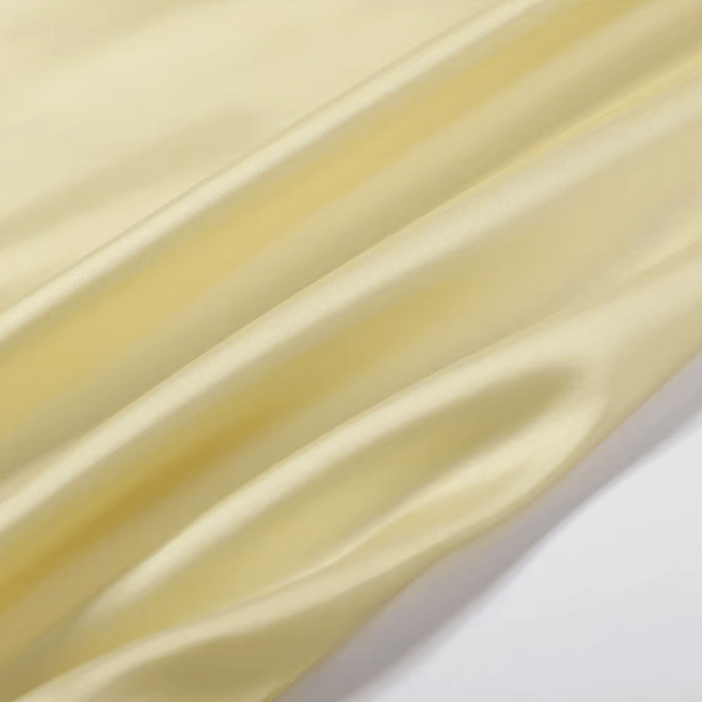 "Satin Soleil" Spitzenkleid - Satin Maxikleid - The Femme Club