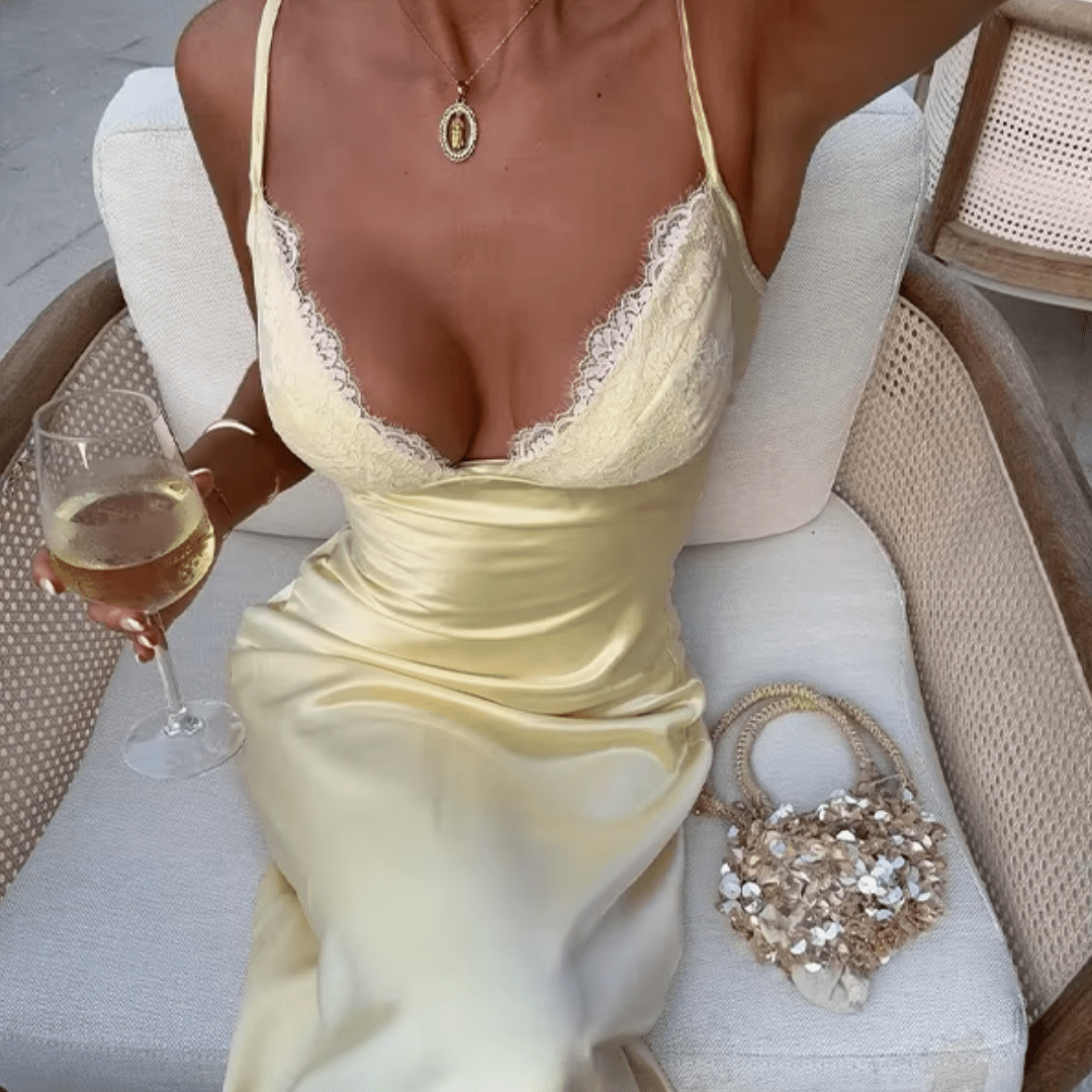 "Satin Soleil" Spitzenkleid - Satin Maxikleid - The Femme Club