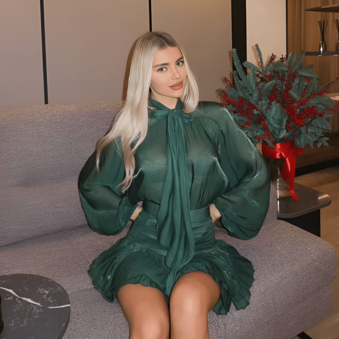 Seraphina Silk Glow Dress - Minikleid mit Schleife - The Femme Club