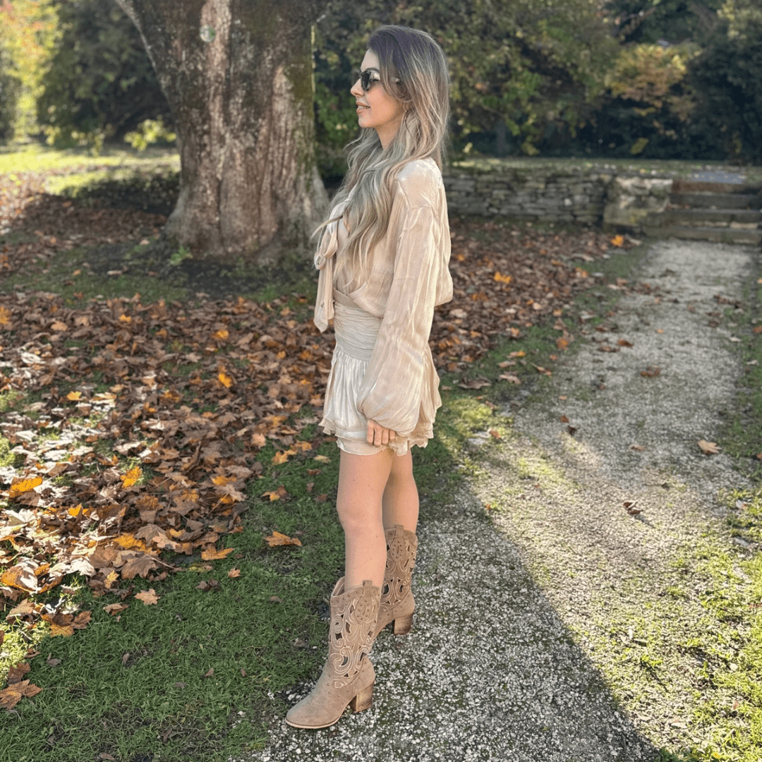 Seraphina Silk Glow Dress - Minikleid mit Schleife - The Femme Club