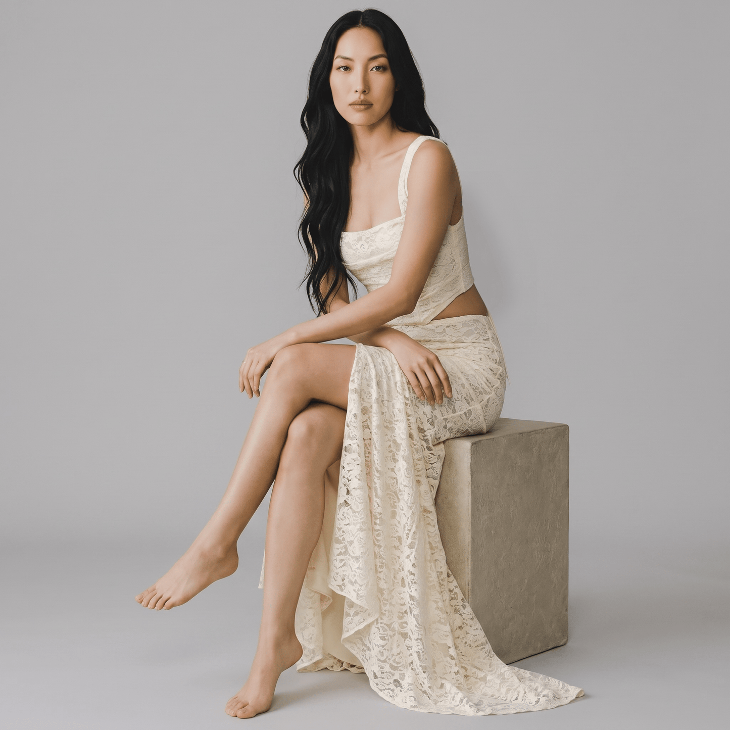 "White Lace" Zweiteiler - Elegantes Spitzen-Maxirock Set - The Femme Club